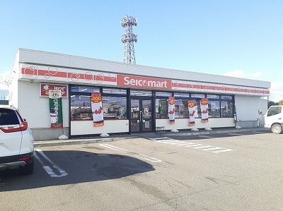 近くのコンビニまで450m（徒歩6分）