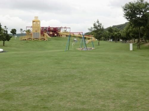 近くのトリムパークかなづまで850m（徒歩11分）