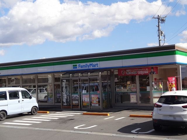 近くのセブンイレブン南箕輪大芝高原店まで150m（徒歩2分）