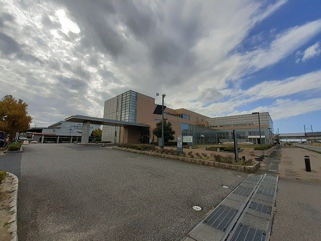 近くの新潟市黒埼市民会館まで930m（徒歩12分）