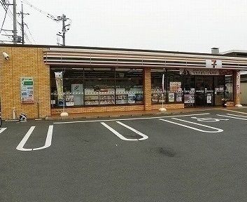 近くのセブンイレブン 所沢上安松店まで700m（徒歩9分）