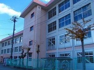 近くの花田小学校まで1,500m（徒歩19分）