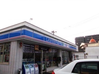 近くのローソン 国分中央五丁目店まで500m（徒歩7分）