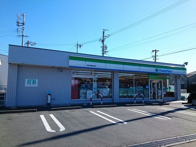 近くのファミリーマート浜松天龍川町店まで750m（徒歩10分）