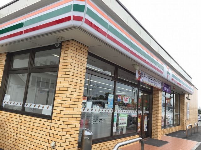 近くのセブン-イレブン 浜松篠原町店まで220m(徒歩3分)
