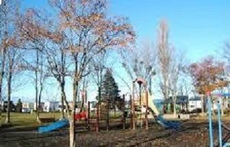 近くのみなみまち公園まで400m(徒歩5分)