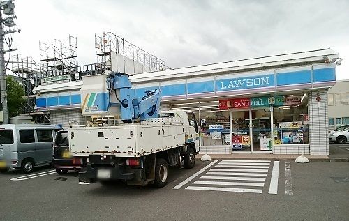 近くのローソン春光4条店まで160m（徒歩2分）