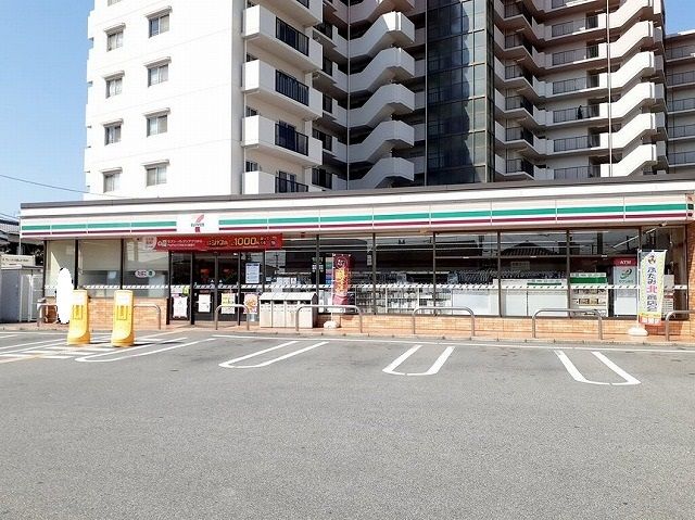 近くのセブンイレブン明石二見町店まで50m(徒歩1分)
