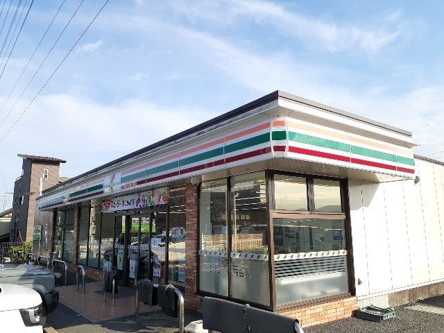 近くのセブンイレブン富士市伝法片宿店まで750m(徒歩10分)