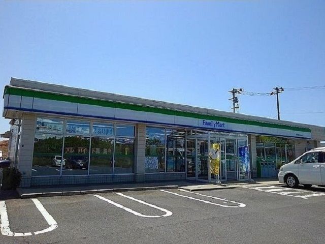近くのファミリーマート 御所野湯本店まで1,700m（徒歩22分）