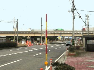近くの競馬場インターまで350m（徒歩5分）