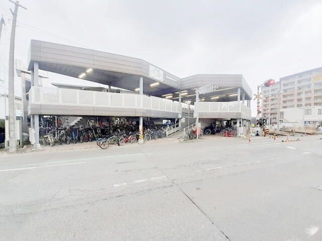 近くのＪＲ柚須駅まで800m（徒歩10分）