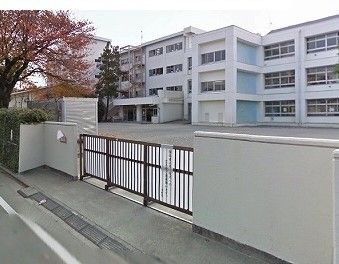近くの小学校まで350m（徒歩5分）