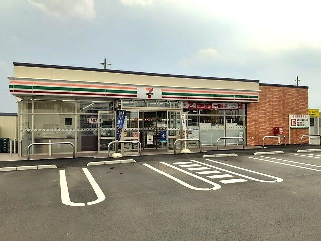 近くのセブンイレブン常総本石下店まで1,440m（徒歩18分）