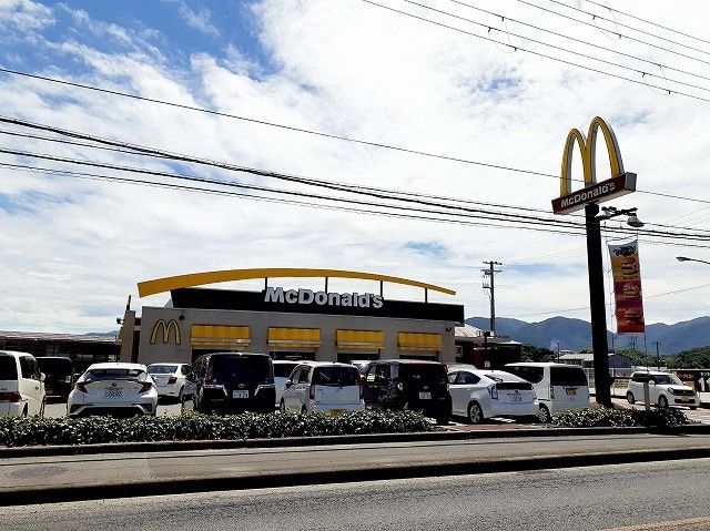 近くのマクドナルド洲本インター店まで1,800m（徒歩23分）
