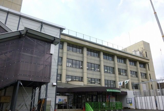 近くの三次市役所まで700m（徒歩9分）