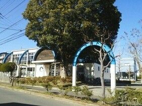 近くのちびっ子ドームまで390m（徒歩5分）