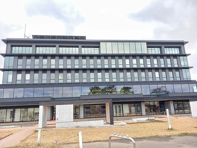 近くの大館市役所本庁舎まで1,982m（徒歩25分）