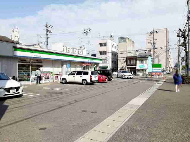 近くのファミリーマート長田二葉町店まで208m（徒歩3分）
