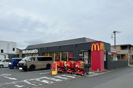 近くのマクドナルドまで500m（徒歩7分）