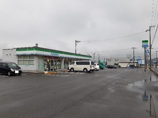 近くのコンビニまで800m（徒歩10分）