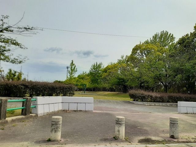 近くの中里公園まで650m（徒歩9分）