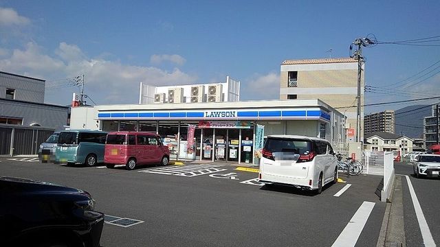 近くのコンビニまで110m（徒歩2分）