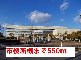 近くの名張市役所様まで550m(徒歩7分)