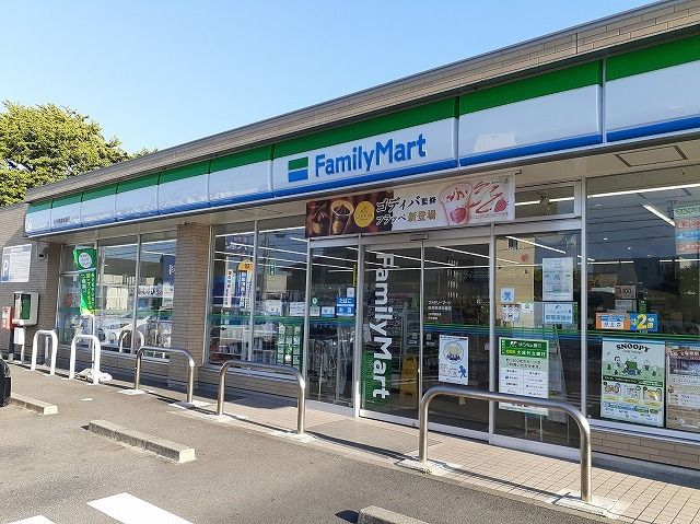近くのファミリーマート柳津町本郷店まで850m(徒歩11分)
