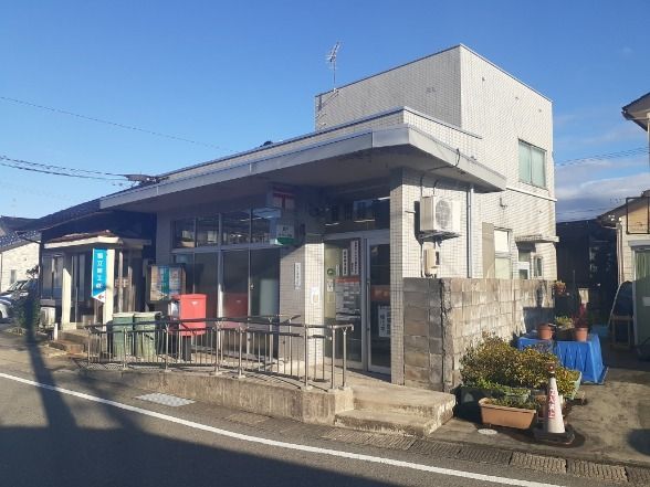 近くの経田郵便局まで800m（徒歩10分）