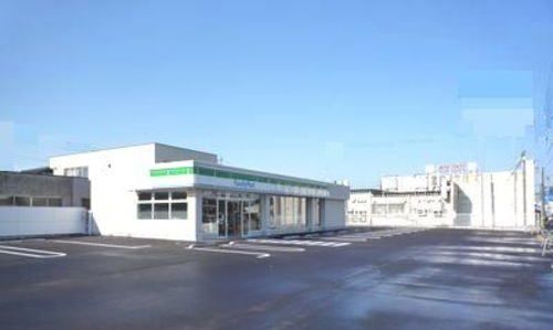 近くのファミマ 福井大願寺三丁目店まで400m（徒歩5分）
