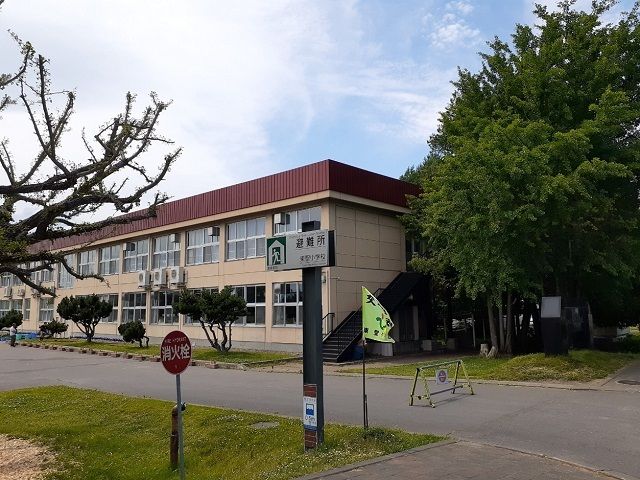 近くの東神楽町立東聖小学校まで300m(徒歩4分)