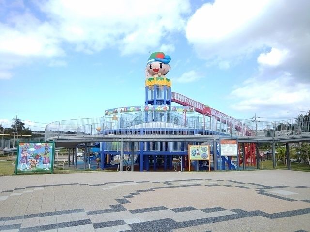 近くの道の駅ぎのざまで2,200m（徒歩28分）