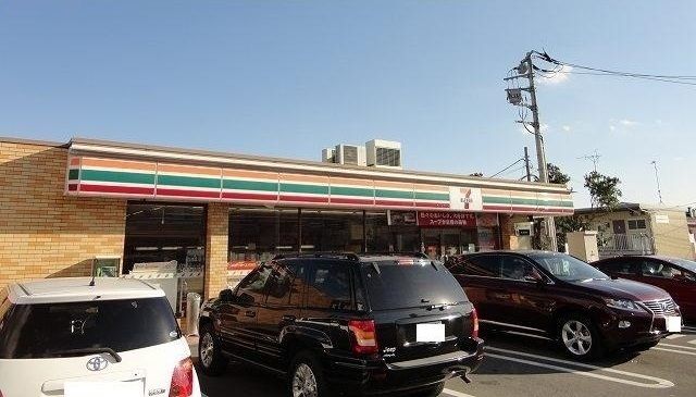 近くのセブンイレブンまで750m（徒歩10分）