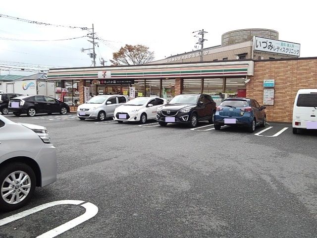 近くのセブンイレブン久留米新合川店まで490m（徒歩7分）