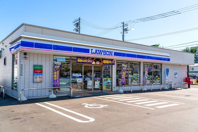 近くのローソンまで480m（徒歩6分）