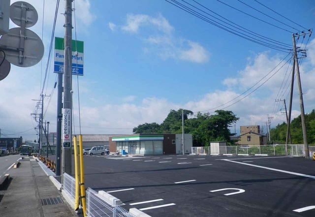 近くのコンビニまで1,000m（徒歩13分）