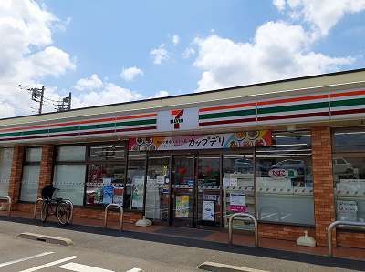近くのセブンイレブン浜野店まで70m（徒歩1分）