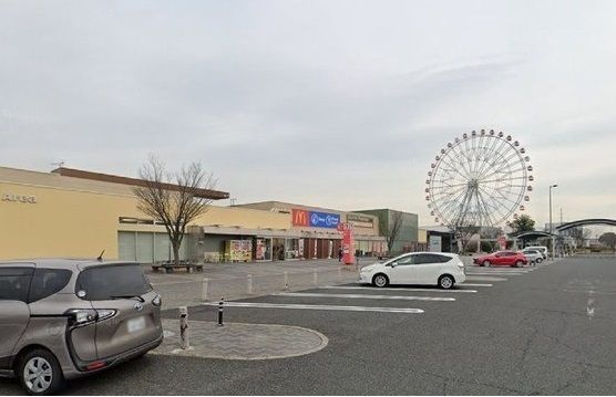 近くの刈谷ハイウエイオアシスまで2,700m（徒歩34分）