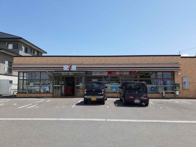 近くのセブンイレブン新庄松本店まで400m（徒歩5分）
