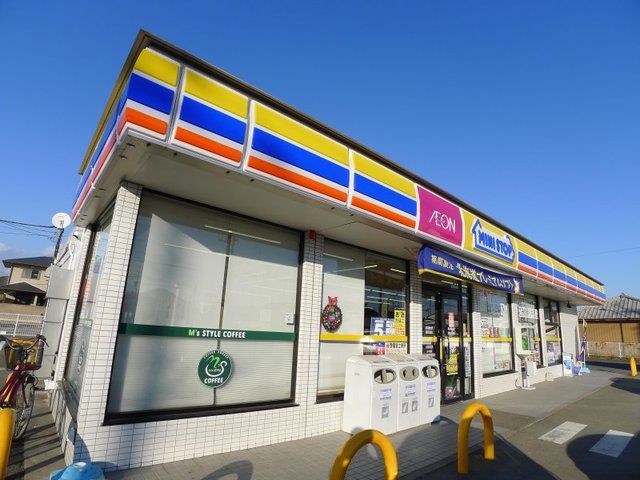 近くのコンビニまで500m（徒歩7分）