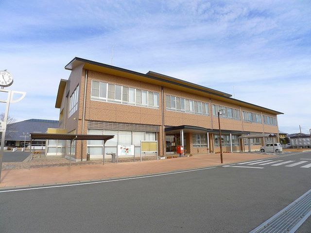近くの役所まで900m（徒歩12分）