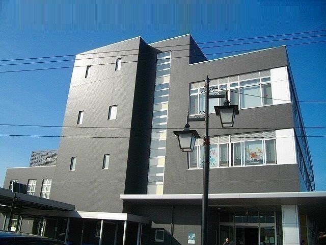 近くの西部市民サービスセンターまで900m（徒歩12分）