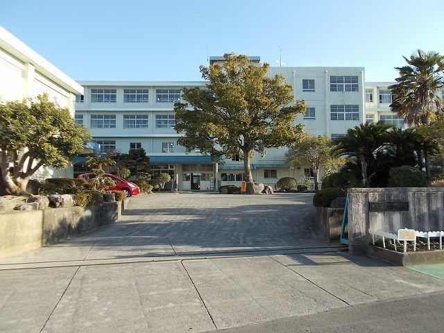 近くの井宮北小学校まで230m（徒歩3分）