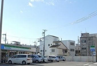 近くのファミリーマート長田東尻池店まで350m（徒歩5分）