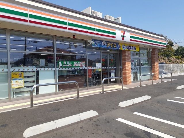 近くのセブンイレブンまで600m（徒歩8分）