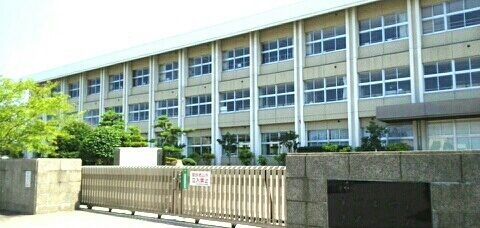 近くの市立小学校・中学校さんまで1,380m（徒歩18分）