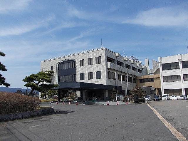 近くの西蒲区役所岩室出張所まで1,500m（徒歩19分）