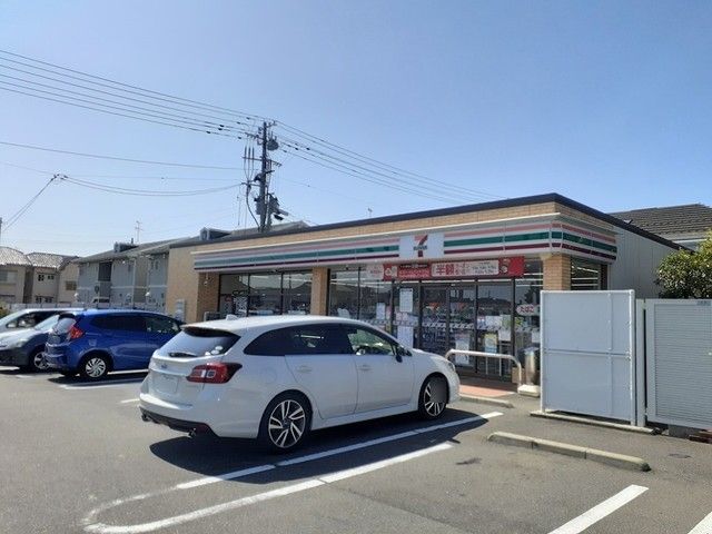 近くのコンビニまで100m（徒歩2分）