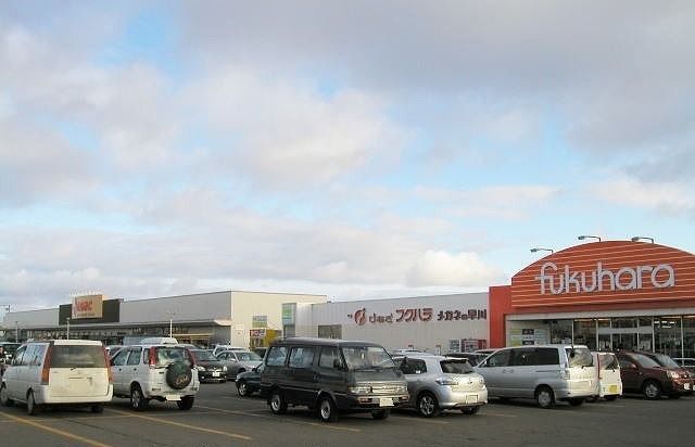 近くのホーマックまで900m（徒歩12分）